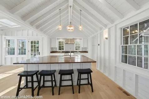 10 Fowler Avenue Edgartown MA 02539