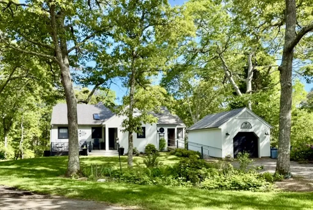 7 Ploughshare Lane Oak Bluffs MA 02557