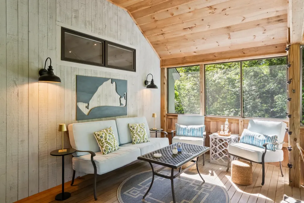 7 Ploughshare Lane Oak Bluffs MA 02557
