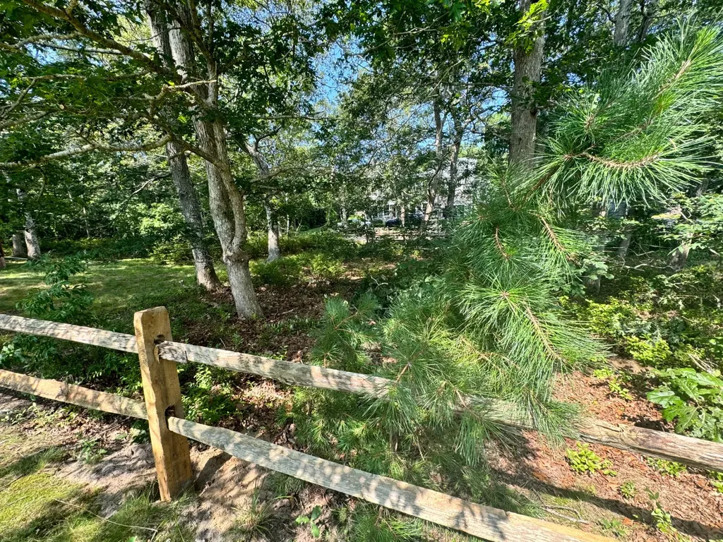 7 Highland Avenue Oak Bluffs MA 02557