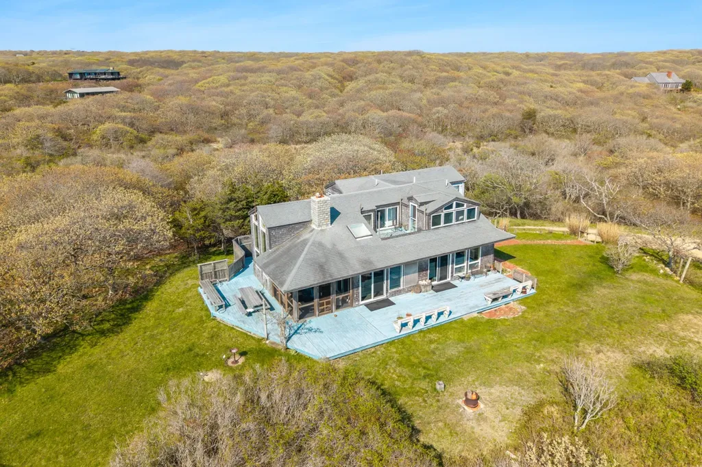 41 Moshup Trail Aquinnah MA 02535