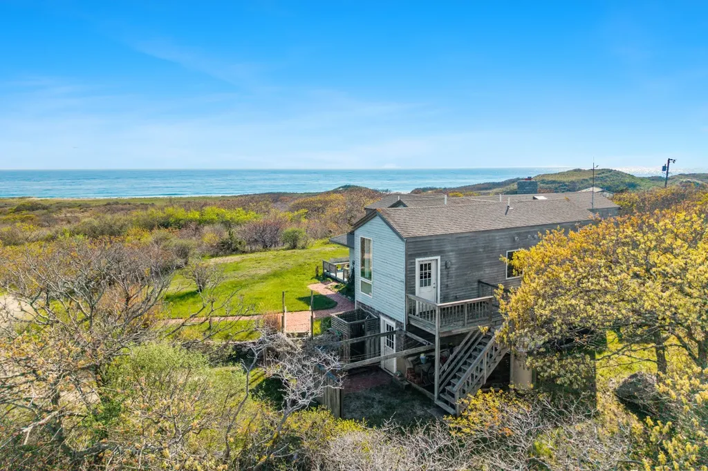 41 Moshup Trail Aquinnah MA 02535