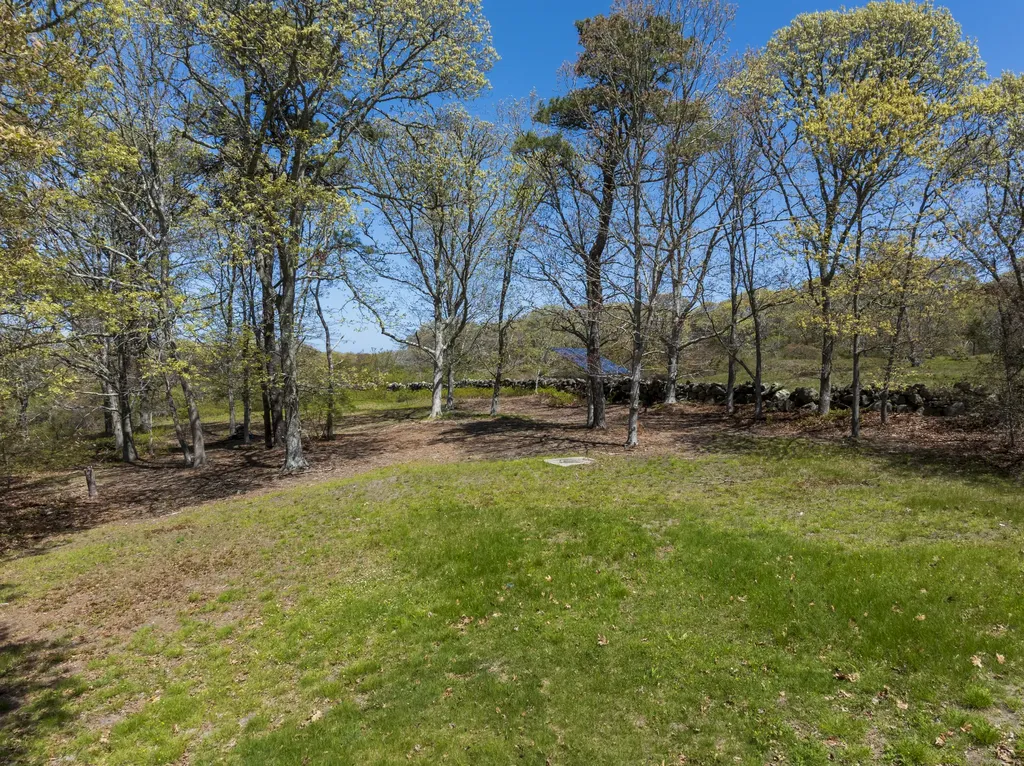 15 Menemsha Inn Road Chilmark MA 02535