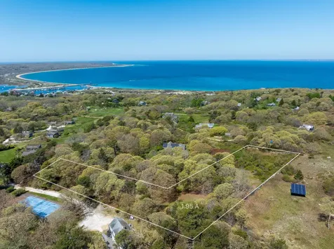 15 Menemsha Inn Road Chilmark MA 02535