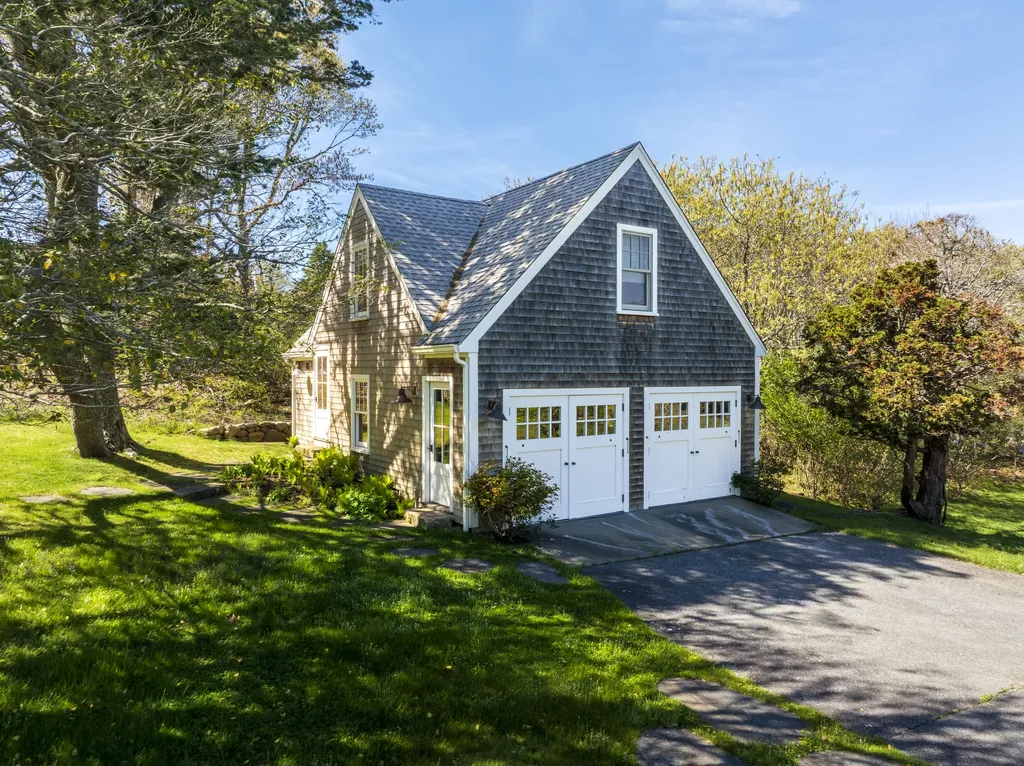 6 Wakeman Road Chilmark MA 02535