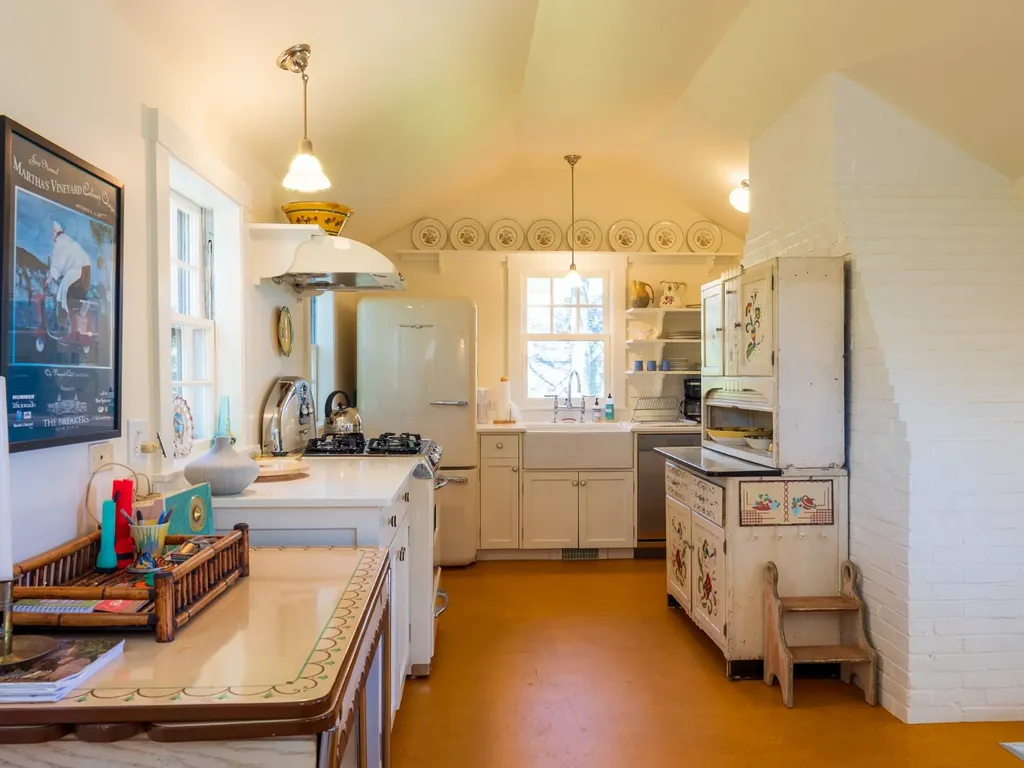 6 Wakeman Road Chilmark MA 02535