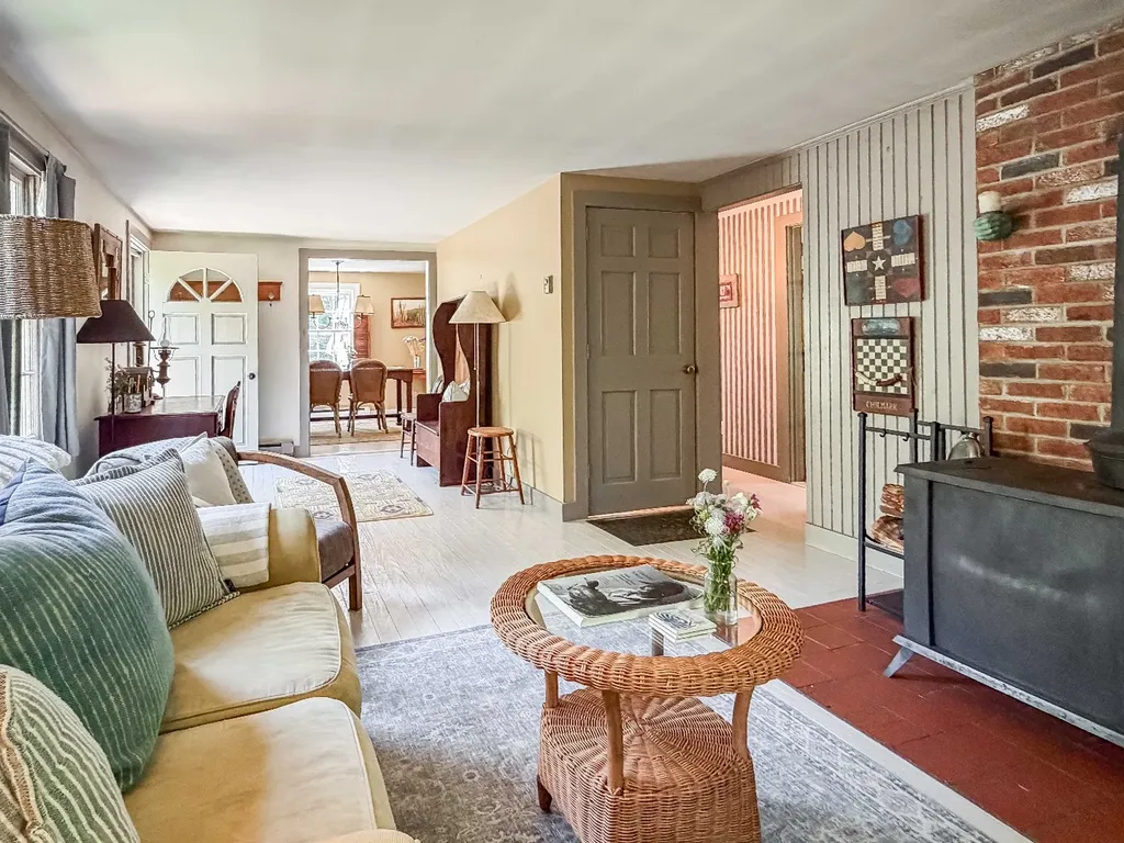 5 Paula Avenue Vineyard Haven MA 02568