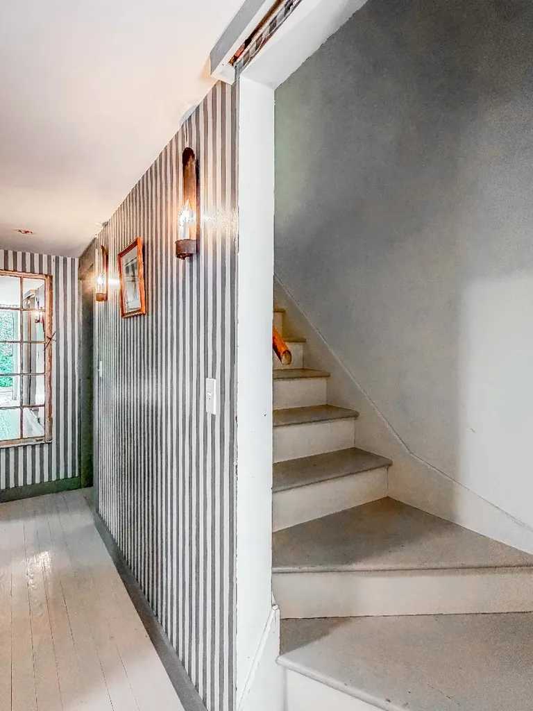 5 Paula Avenue Vineyard Haven MA 02568