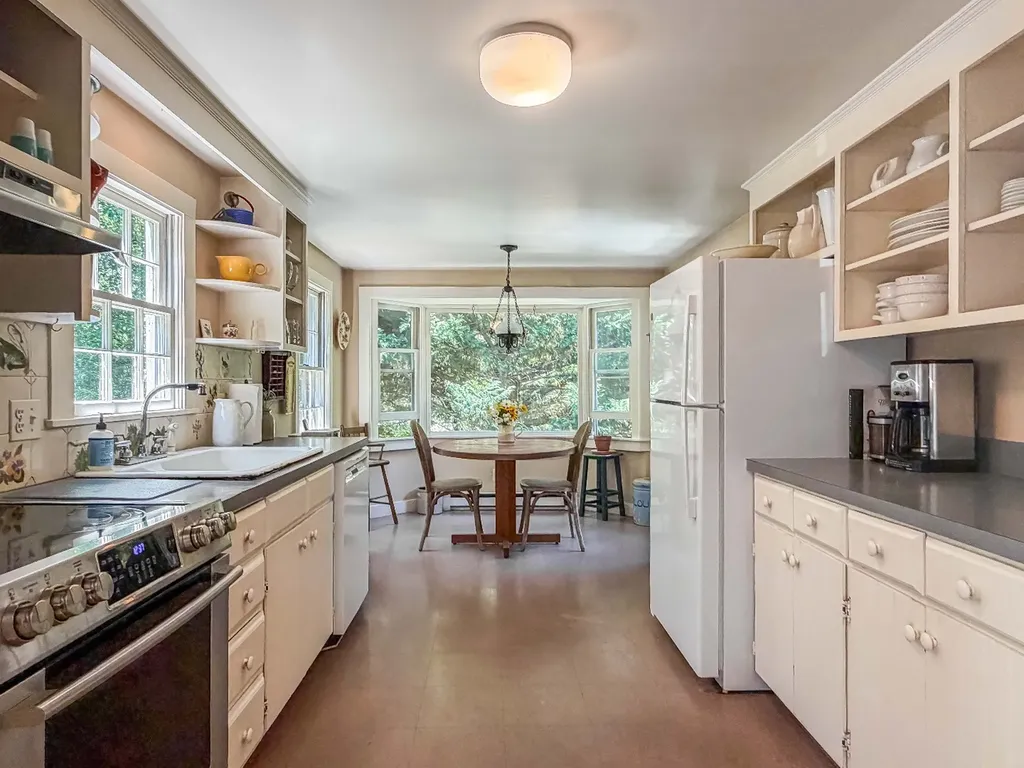5 Paula Avenue Vineyard Haven MA 02568