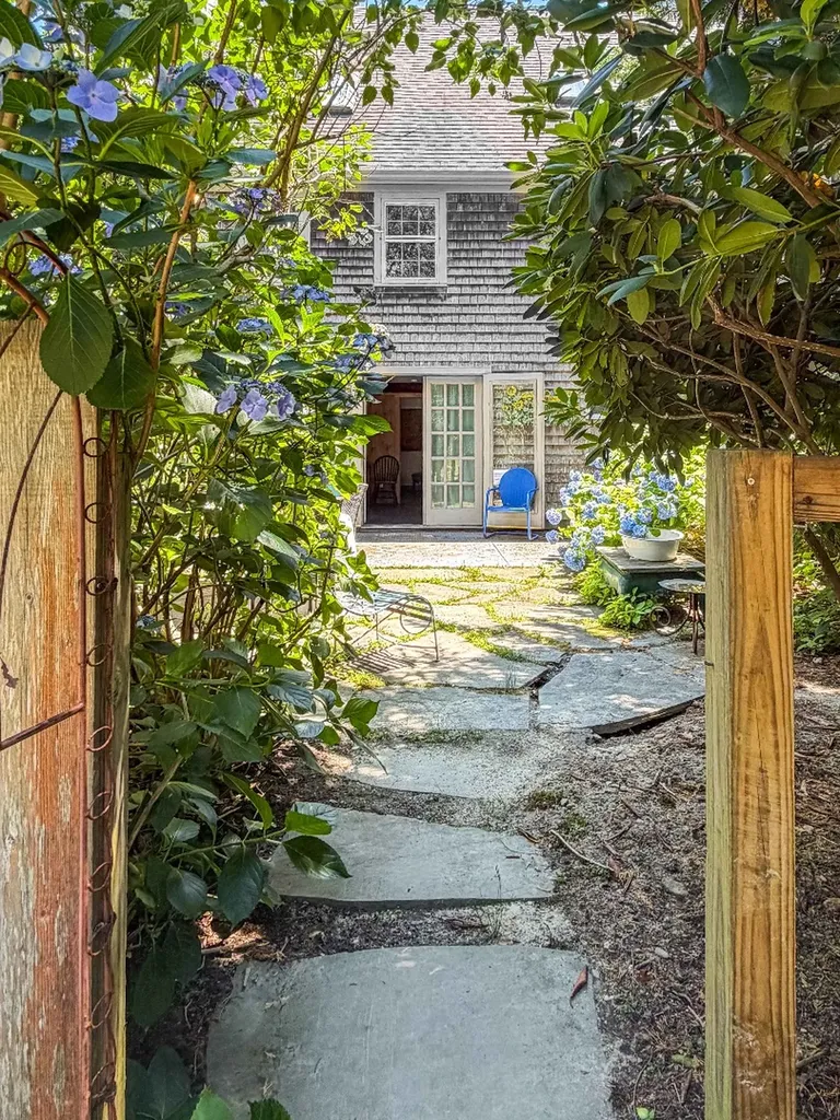 5 Paula Avenue Vineyard Haven MA 02568