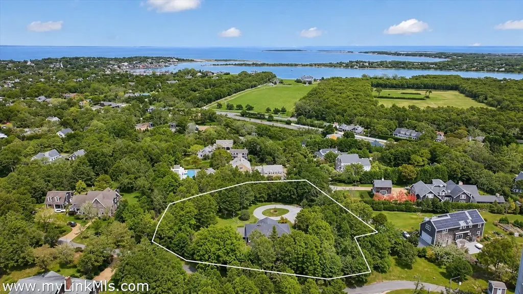 10 Pease Point Road Edgartown MA 02539