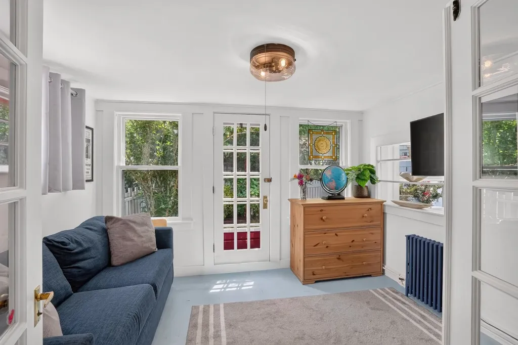 21 Butler Avenue Oak Bluffs MA 02557