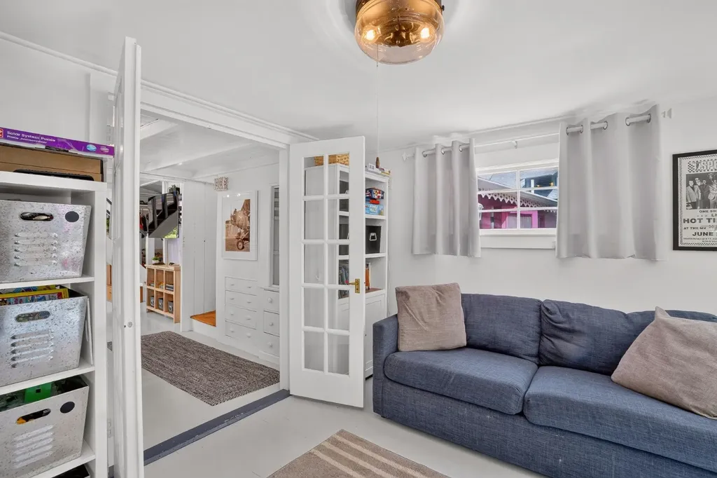 21 Butler Avenue Oak Bluffs MA 02557