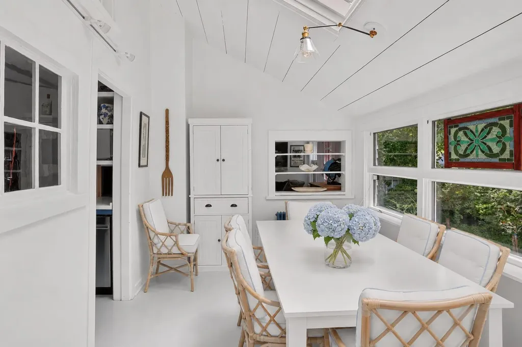 21 Butler Avenue Oak Bluffs MA 02557