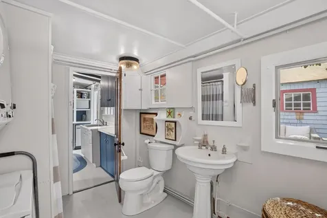 21 Butler Avenue Oak Bluffs MA 02557