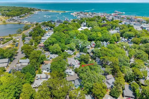 21 Butler Avenue Oak Bluffs MA 02557