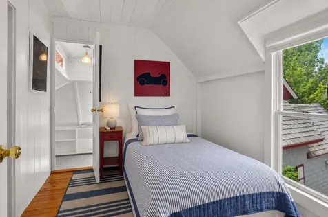 21 Butler Avenue Oak Bluffs MA 02557