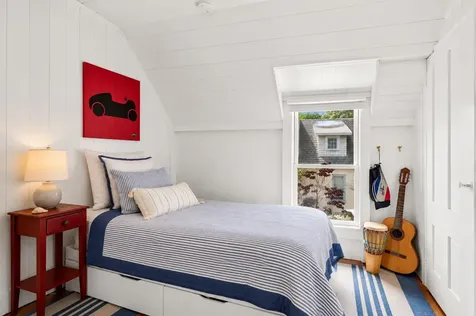 21 Butler Avenue Oak Bluffs MA 02557