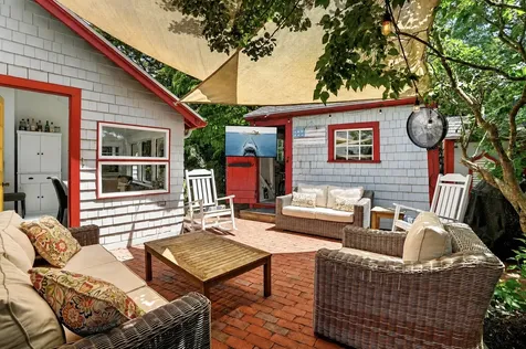 21 Butler Avenue Oak Bluffs MA 02557