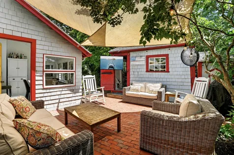 21 Butler Avenue Oak Bluffs MA 02557
