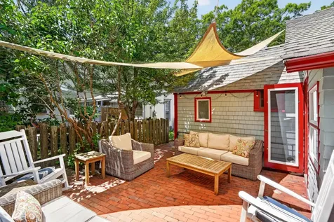 21 Butler Avenue Oak Bluffs MA 02557
