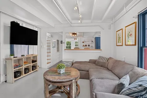 21 Butler Avenue Oak Bluffs MA 02557