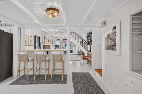 21 Butler Avenue Oak Bluffs MA 02557