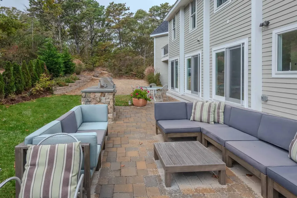 99 The Boulevard Edgartown MA 02539