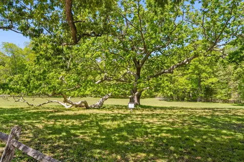 23 Onkokemmy Road West Tisbury MA 02575