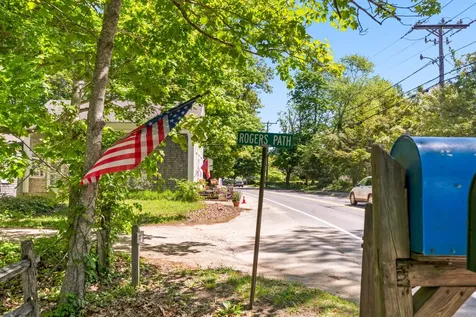 23 Onkokemmy Road West Tisbury MA 02575