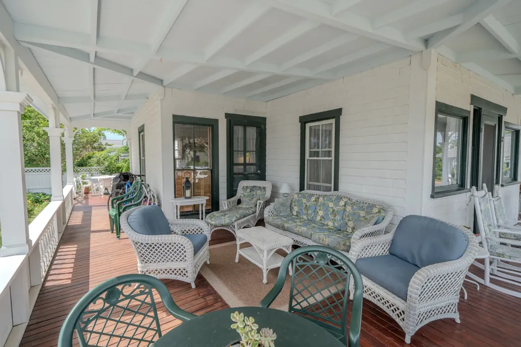 12 Samoset Avenue Oak Bluffs MA 02557