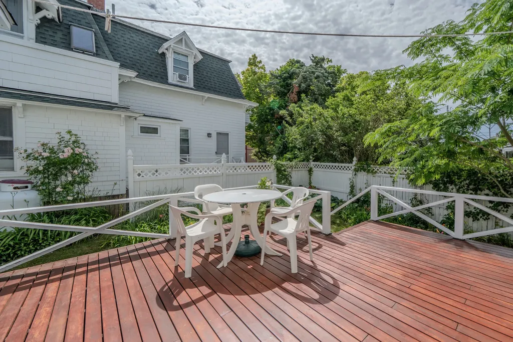 12 Samoset Avenue Oak Bluffs MA 02557