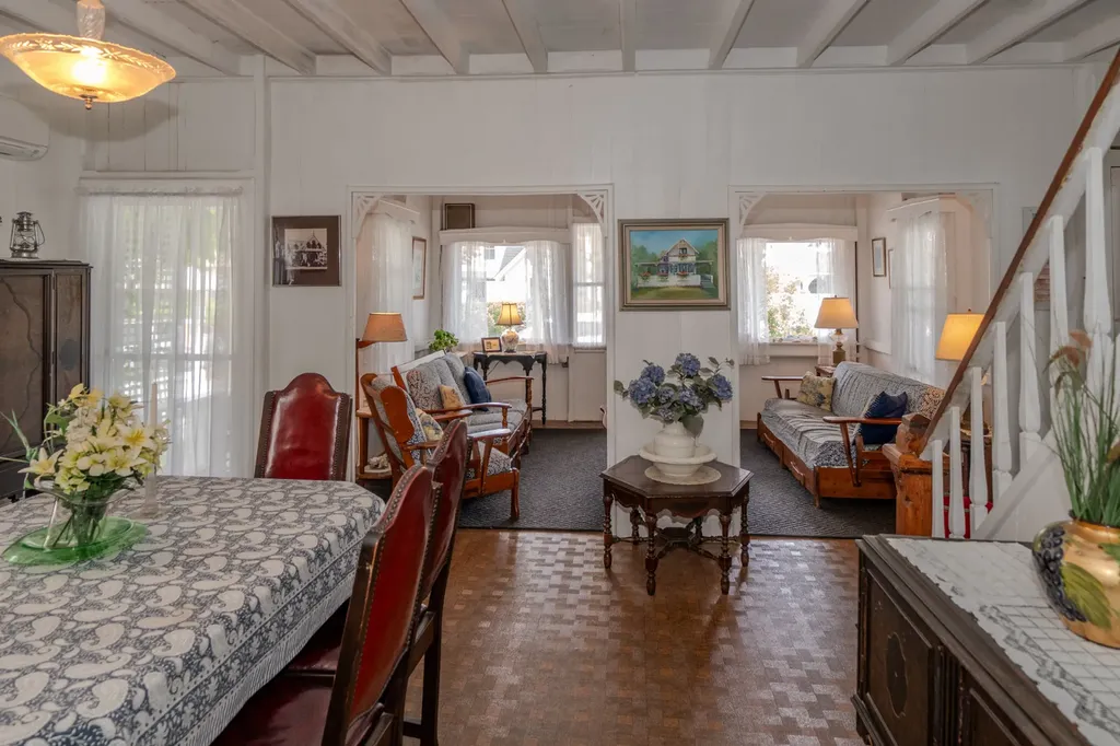 12 Samoset Avenue Oak Bluffs MA 02557