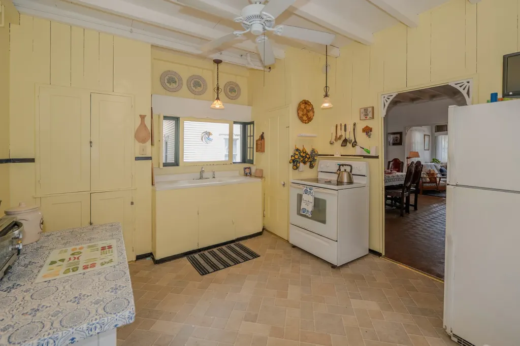 12 Samoset Avenue Oak Bluffs MA 02557