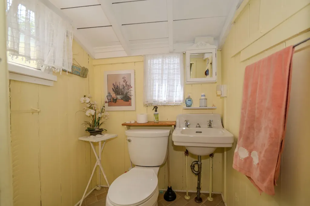 12 Samoset Avenue Oak Bluffs MA 02557