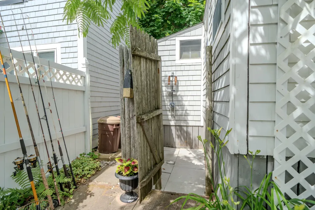 12 Samoset Avenue Oak Bluffs MA 02557
