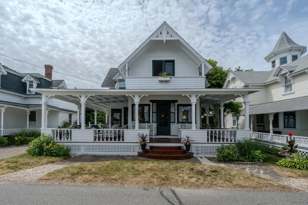 12 Samoset Avenue Oak Bluffs MA 02557