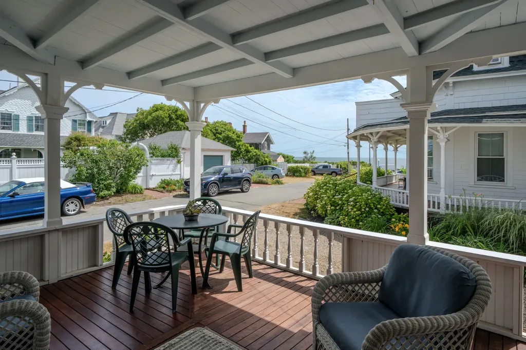 12 Samoset Avenue Oak Bluffs MA 02557