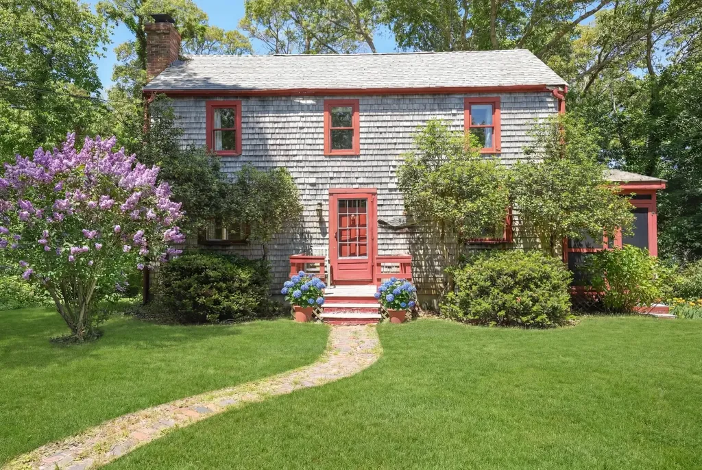 96 Dunham Avenue Vineyard Haven MA 02568