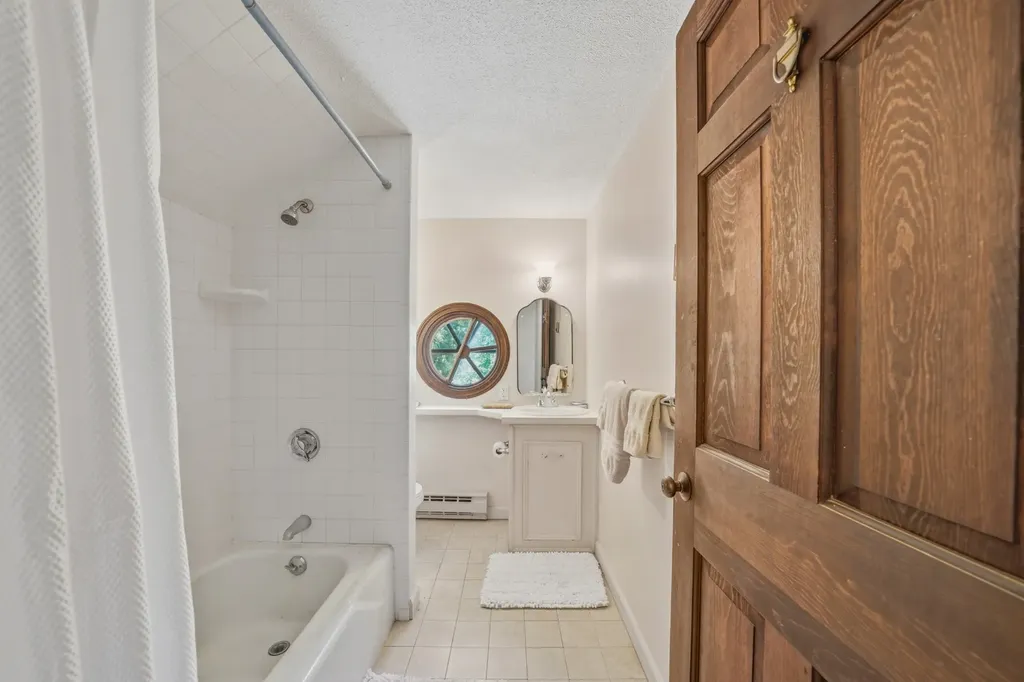 96 Dunham Avenue Vineyard Haven MA 02568
