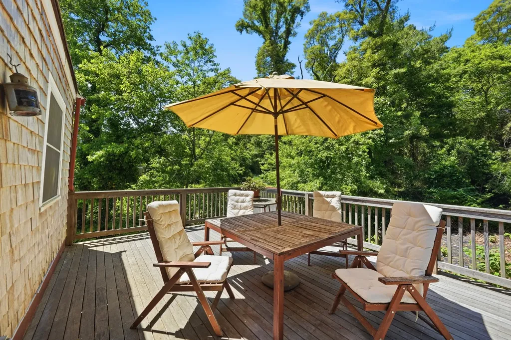 96 Dunham Avenue Vineyard Haven MA 02568