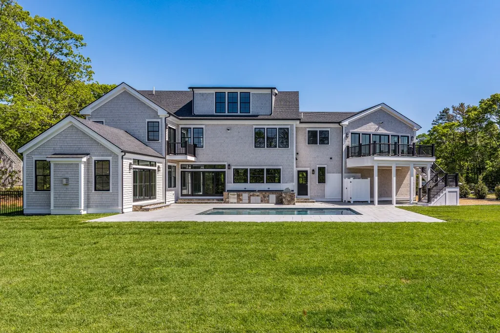 41 Hagerty Drive Vineyard Haven MA 02568