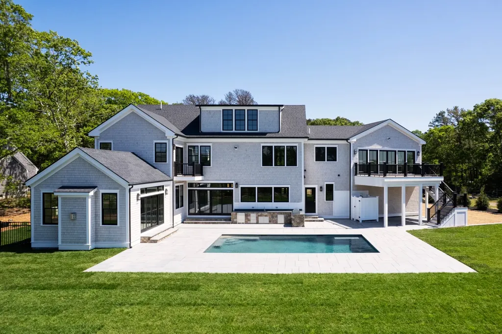 41 Hagerty Drive Vineyard Haven MA 02568