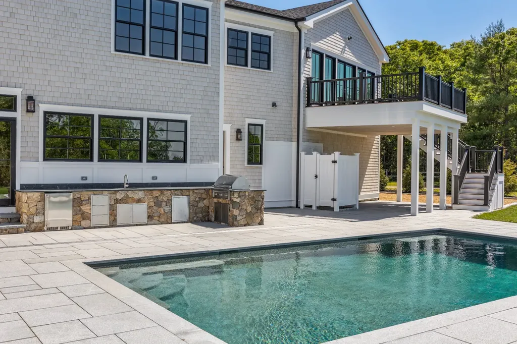 41 Hagerty Drive Vineyard Haven MA 02568