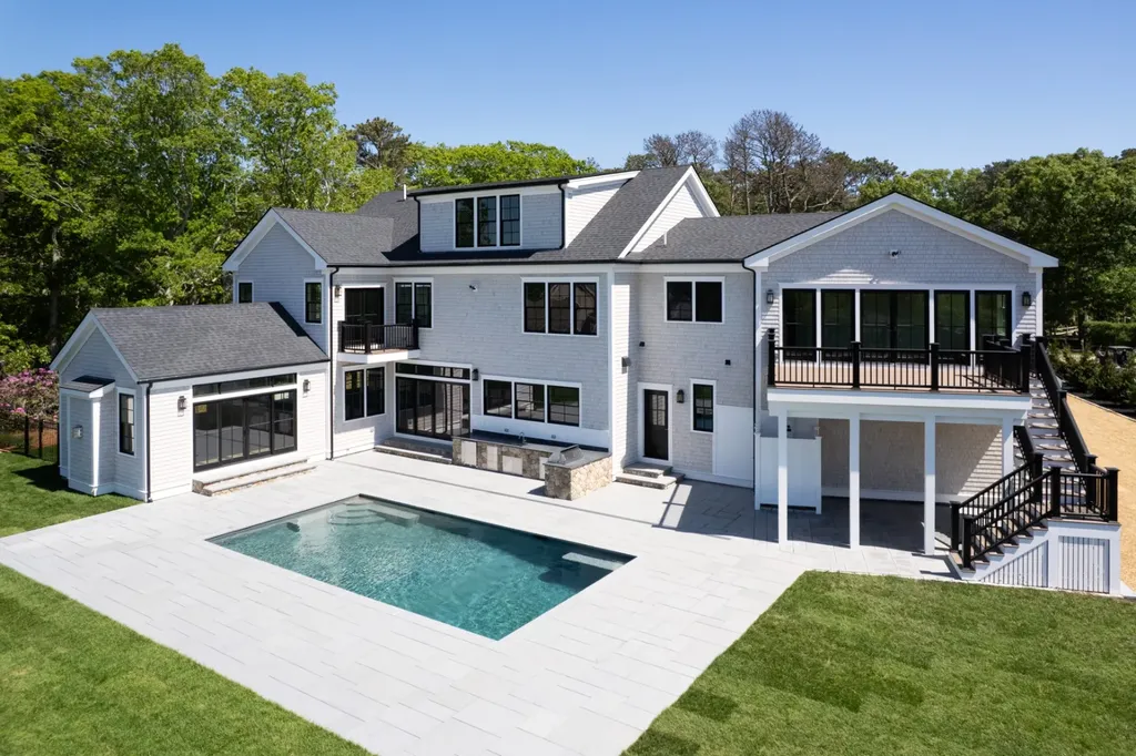 41 Hagerty Drive Vineyard Haven MA 02568