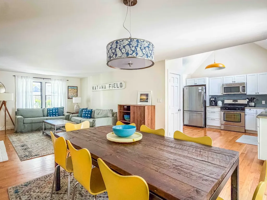 28 Deacon Vincent Way Edgartown MA 02539