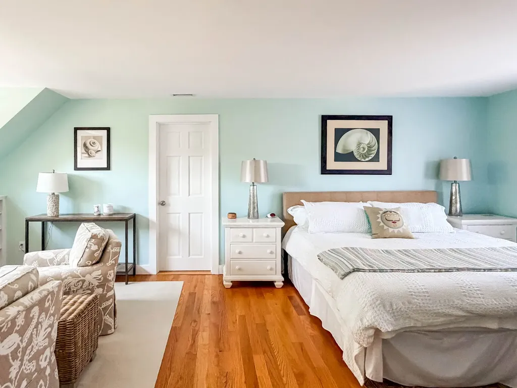 28 Deacon Vincent Way Edgartown MA 02539