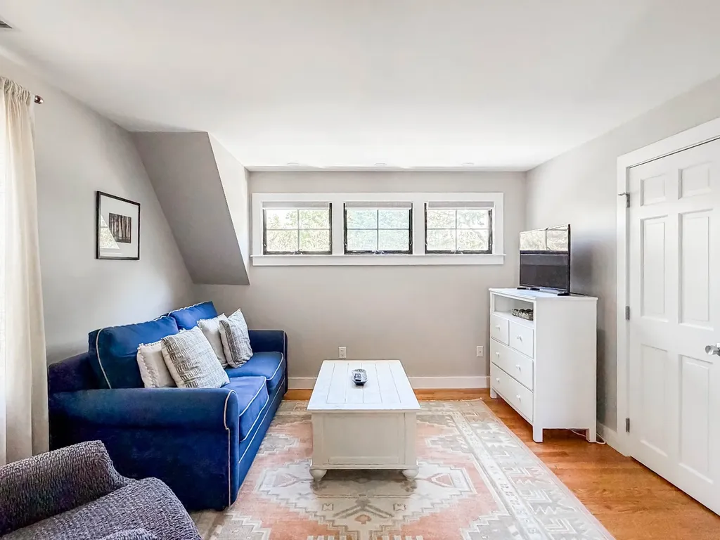 28 Deacon Vincent Way Edgartown MA 02539