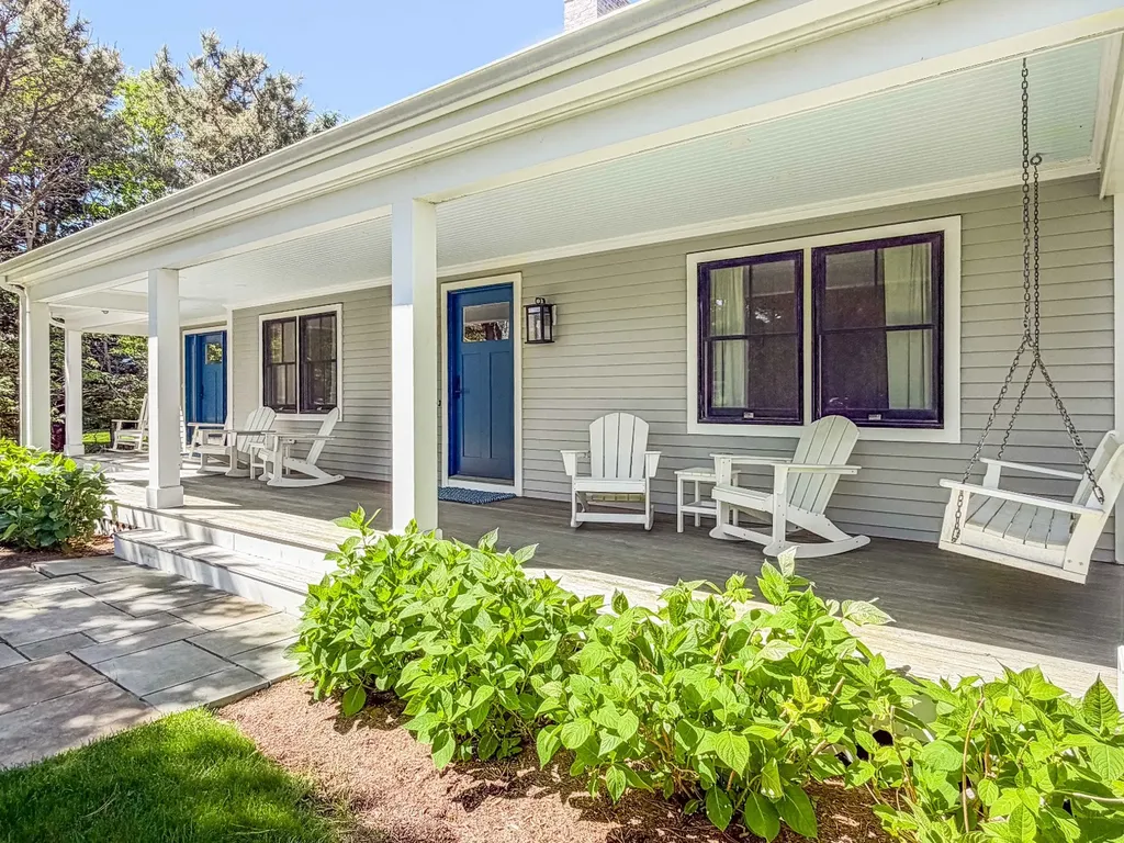 28 Deacon Vincent Way Edgartown MA 02539