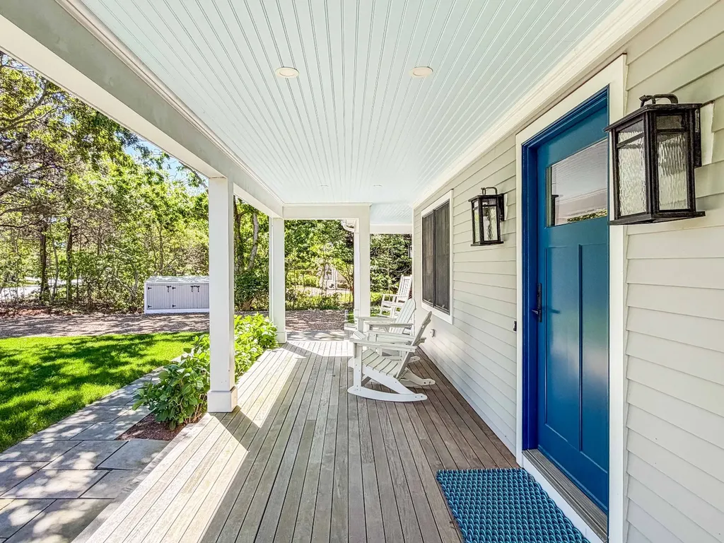 28 Deacon Vincent Way Edgartown MA 02539
